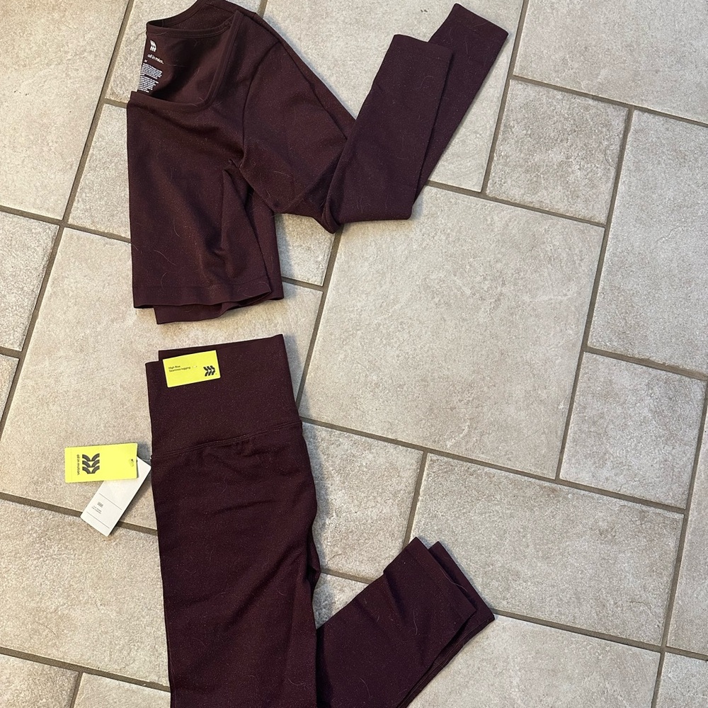 NWT women’s medium all in motion set